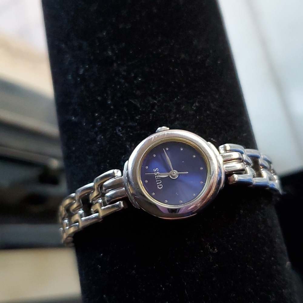 LAST CHANCE! Dark blue GUESS watch - Picture 6 of 11